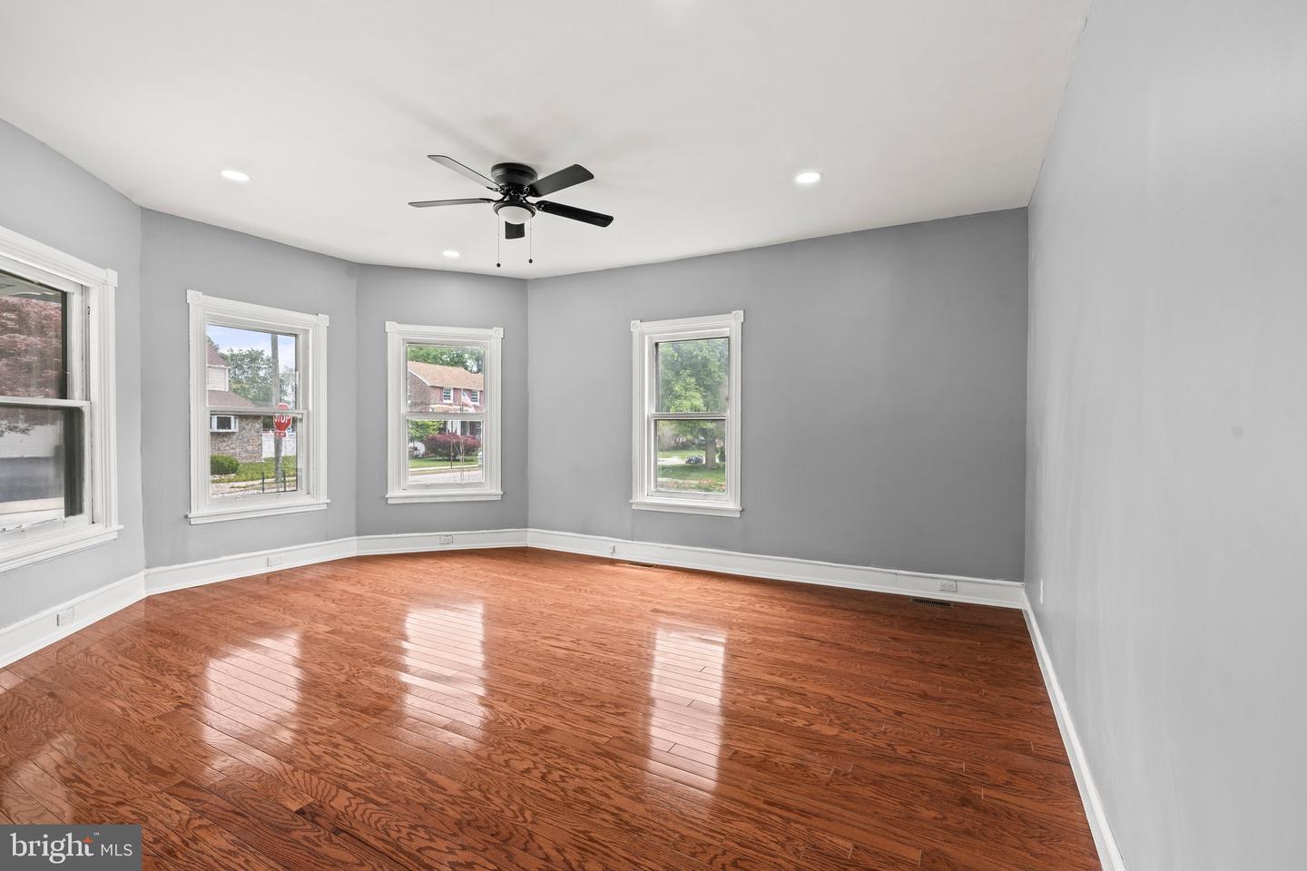 520 Maine Ave Property Photo 4