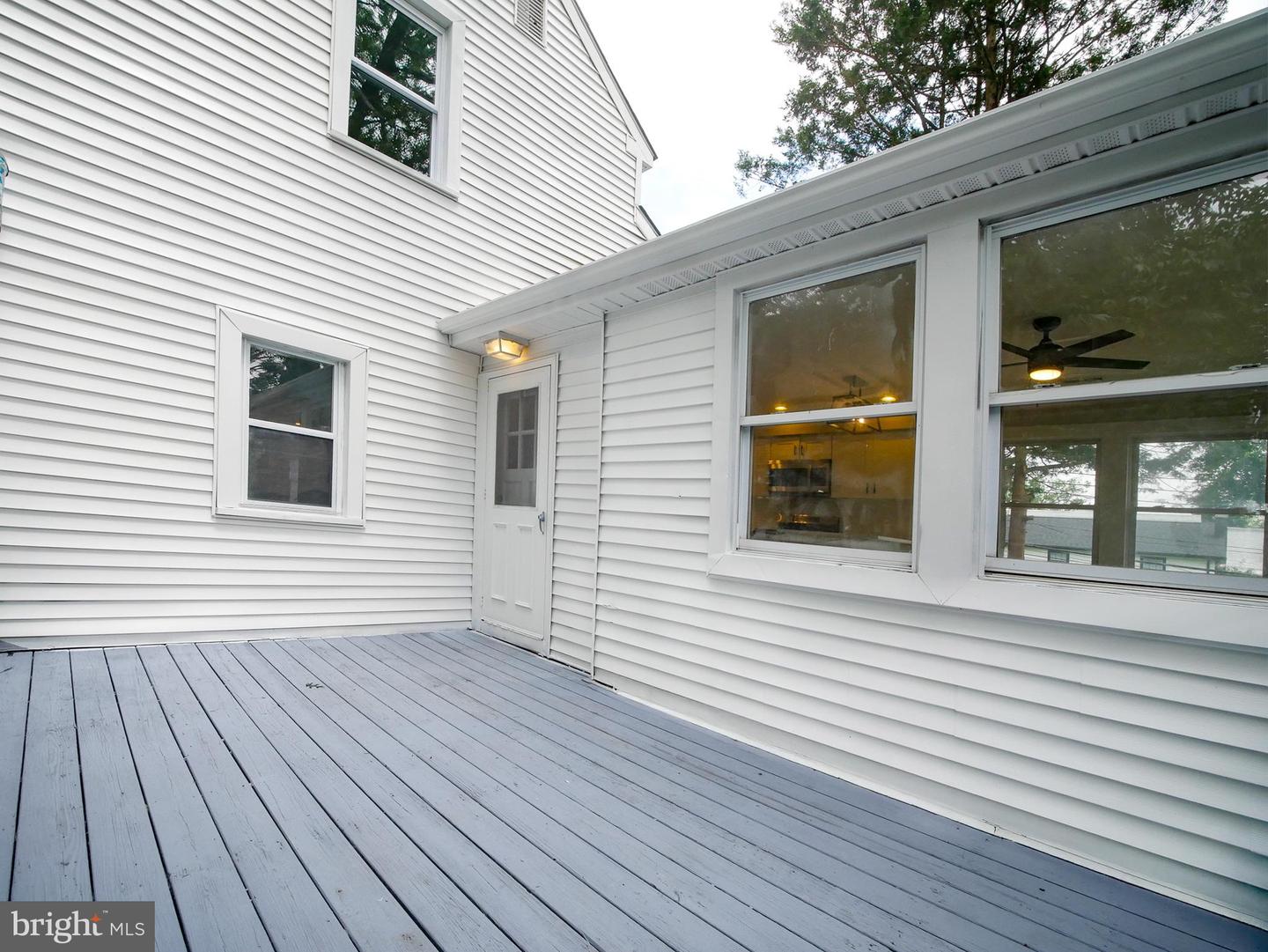 1200 First Ave Property Photo 5