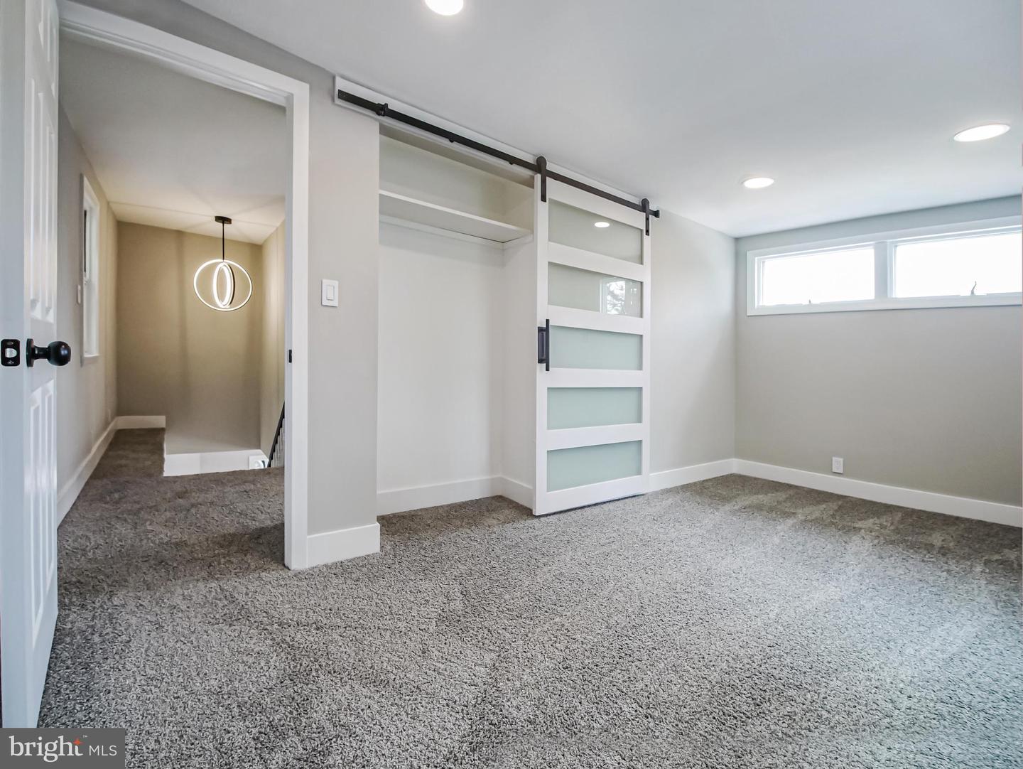 1200 First Ave Property Photo 8