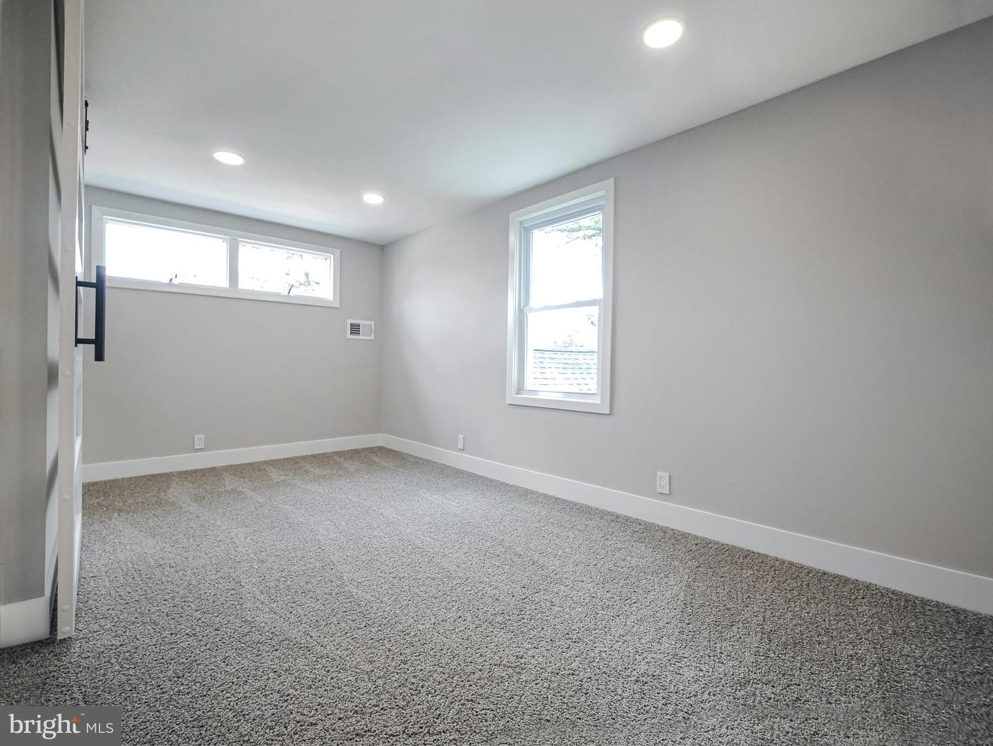 1200 First Ave Property Photo 9