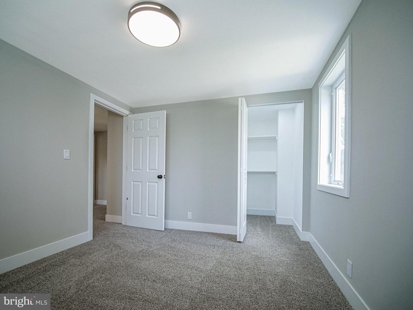 1200 First Ave Property Photo 13