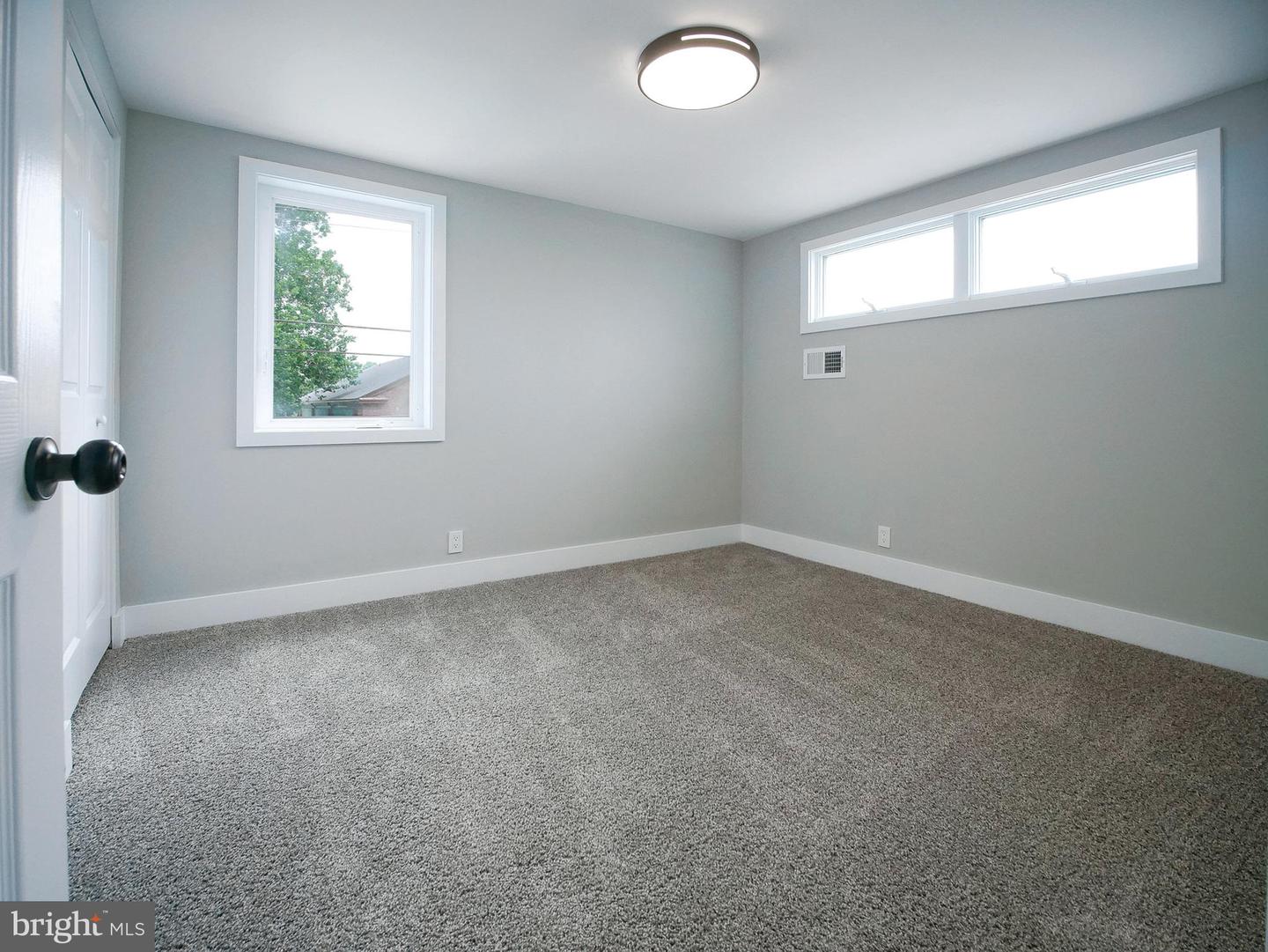 1200 First Ave Property Photo 14