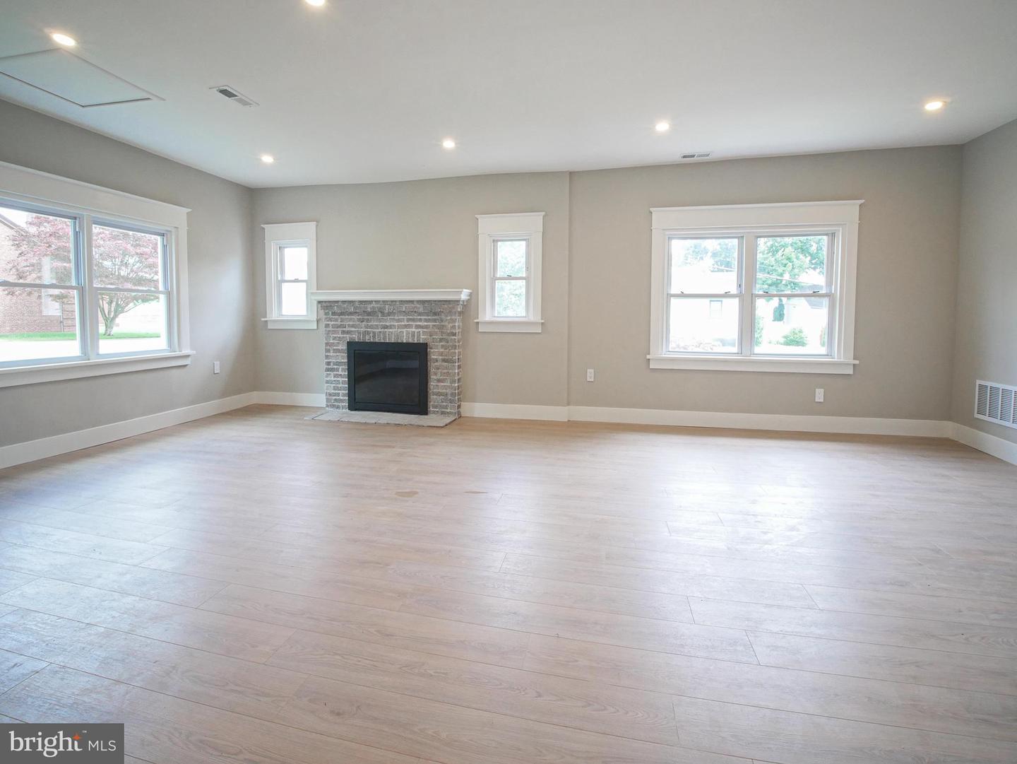 1200 First Ave Property Photo 17