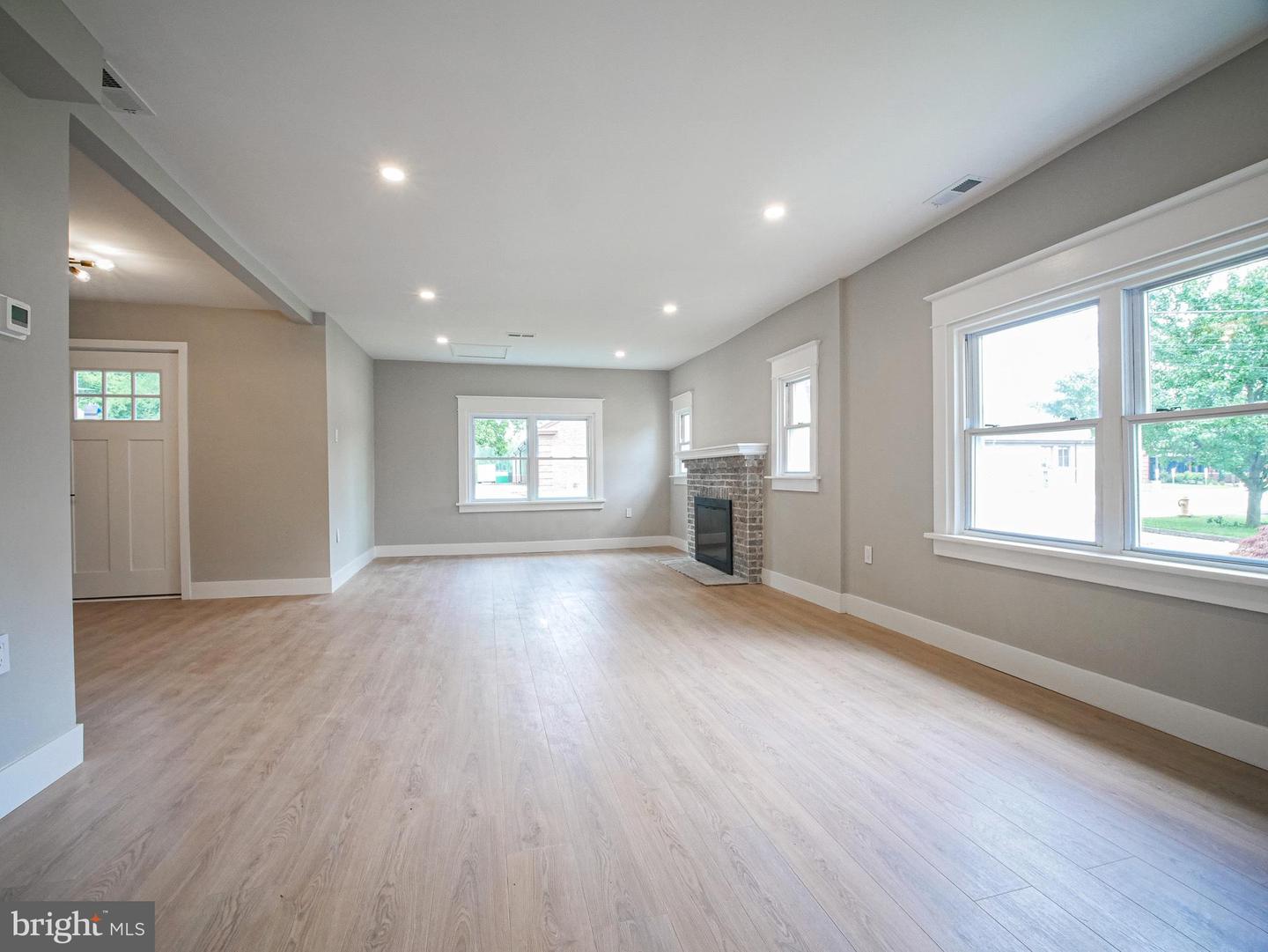 1200 First Ave Property Photo 18
