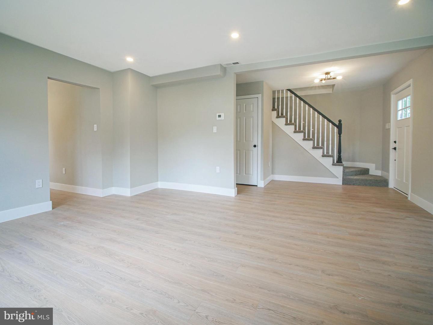 1200 First Ave Property Photo 19