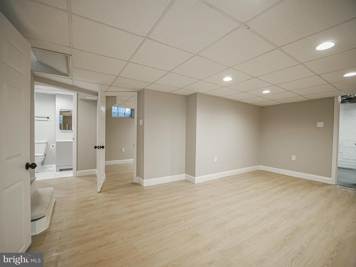 1200 First Ave Property Photo 31