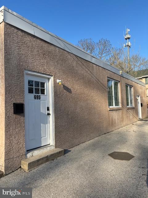 695 Painter St Property Photo 1