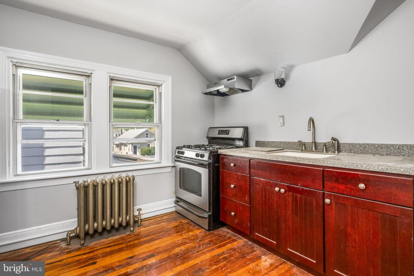 505 Comerford Ave Property Photo 16