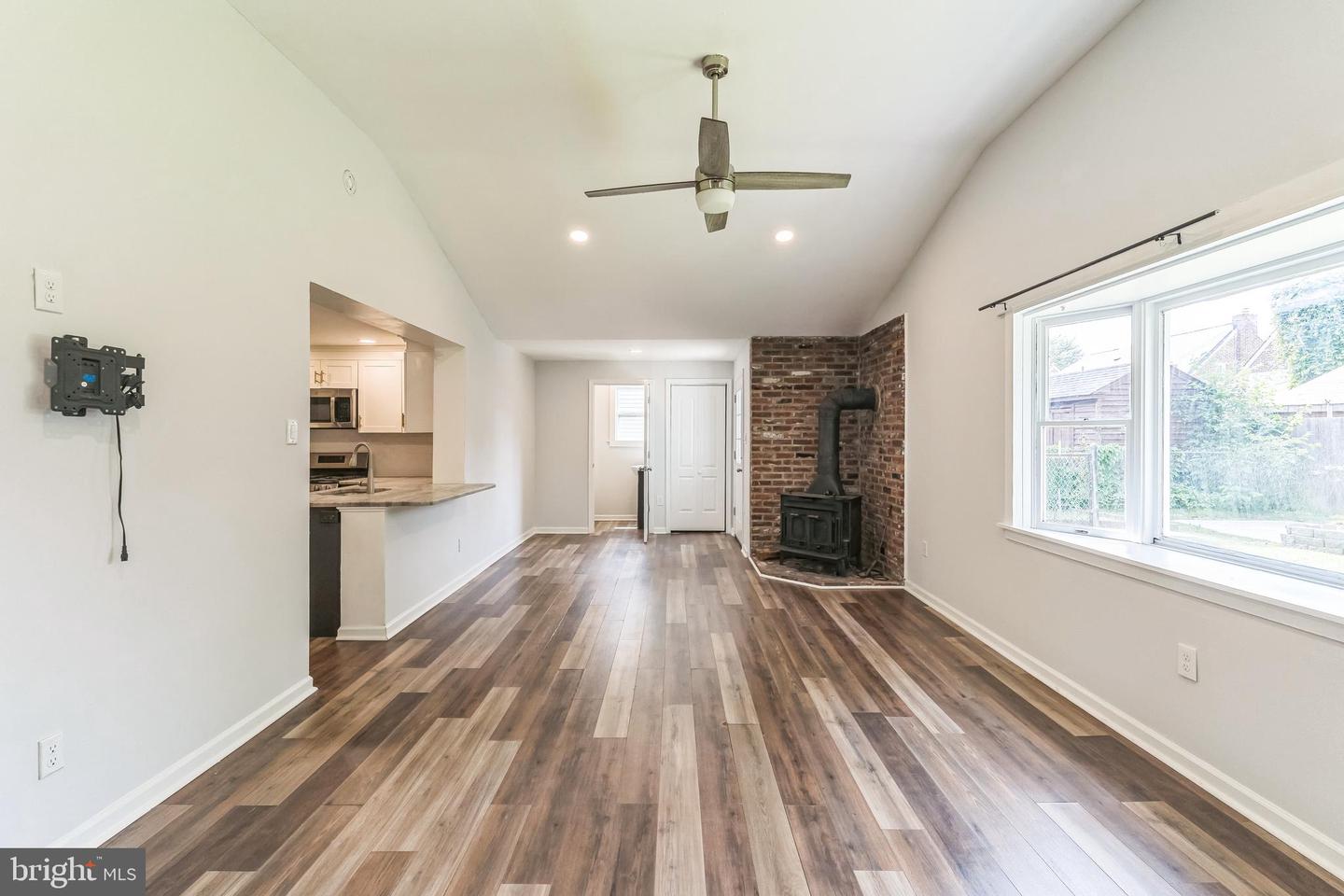515 Johnson Ave #101 Property Photo 12