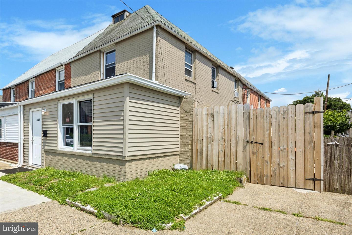 1125 Morton Ave #42 Property Photo 2
