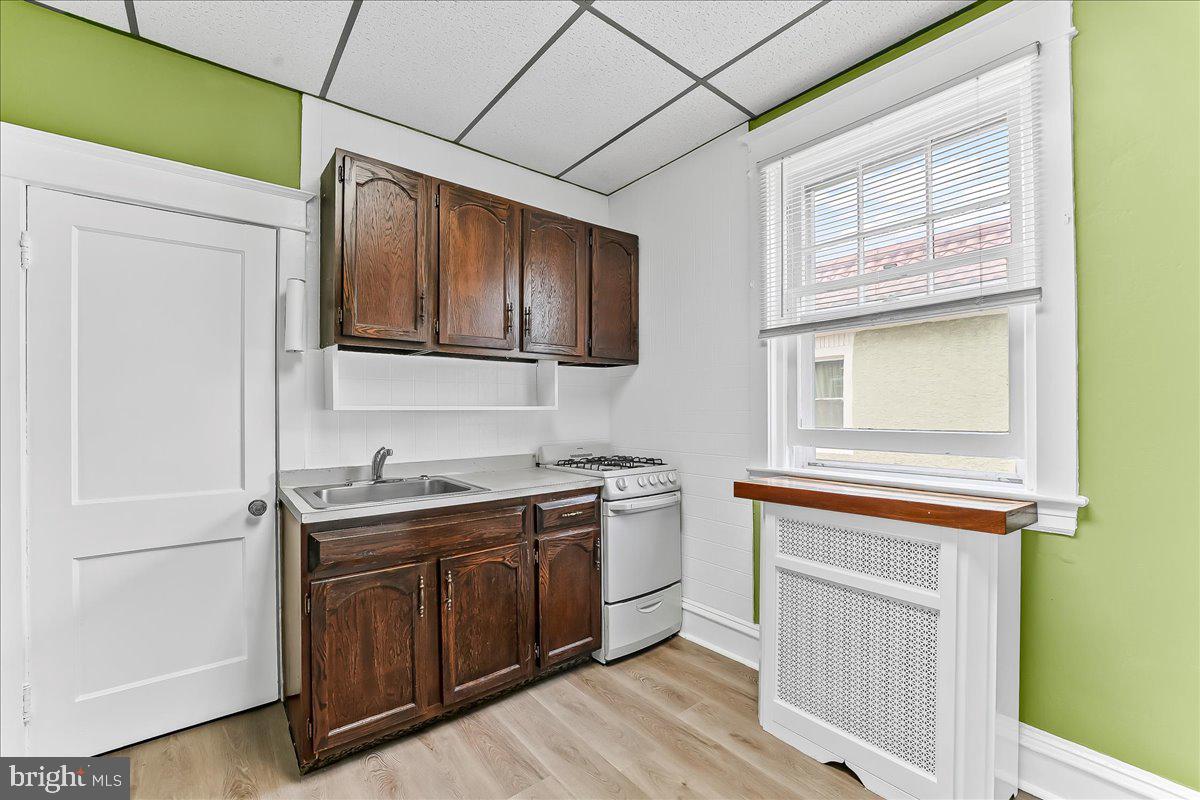736 Poplar St Property Photo 8
