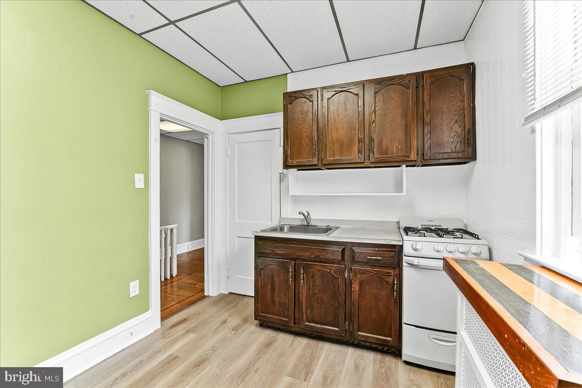 736 Poplar St Property Photo 9