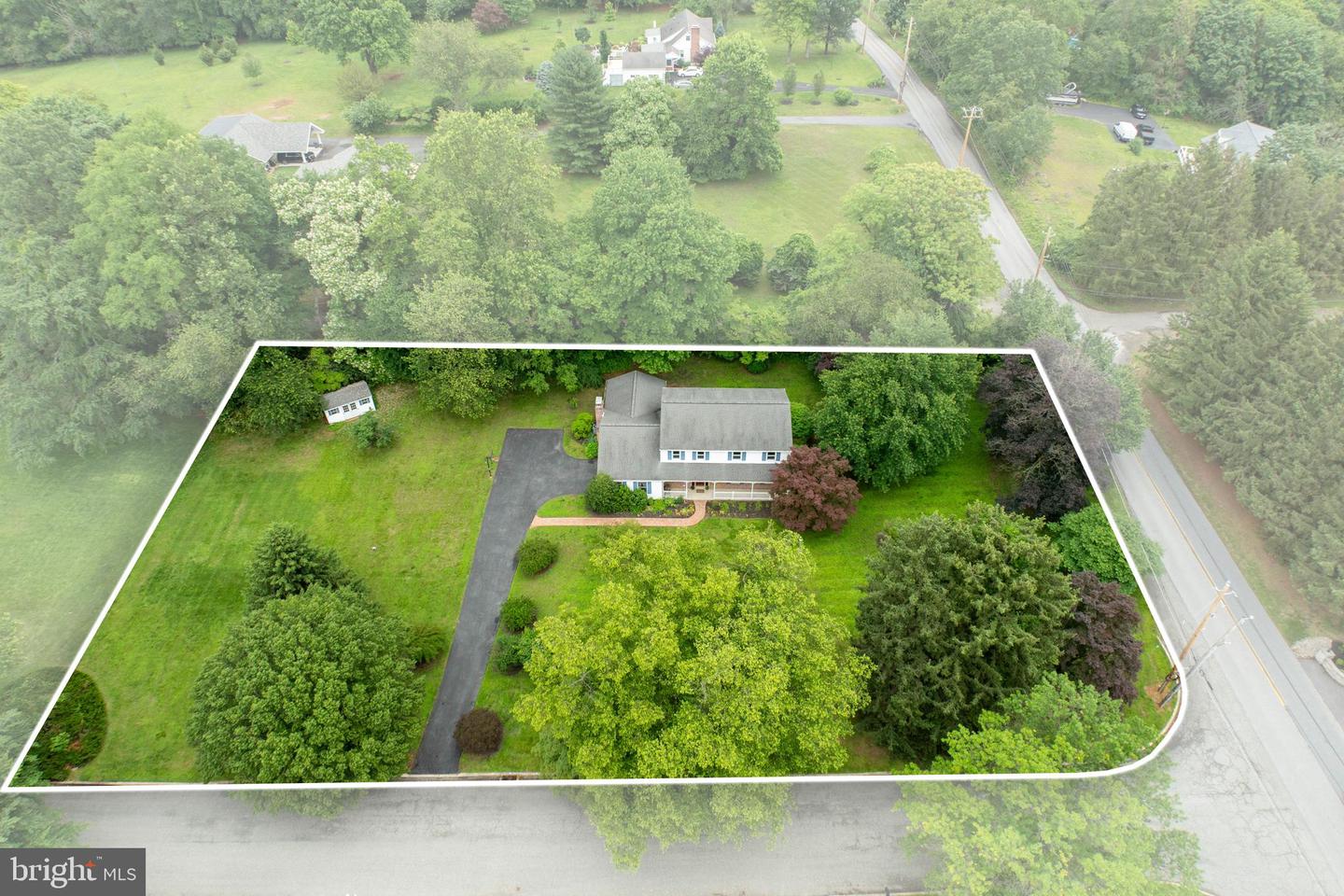 2 Federal Farm Dr #2 Property Photo 3