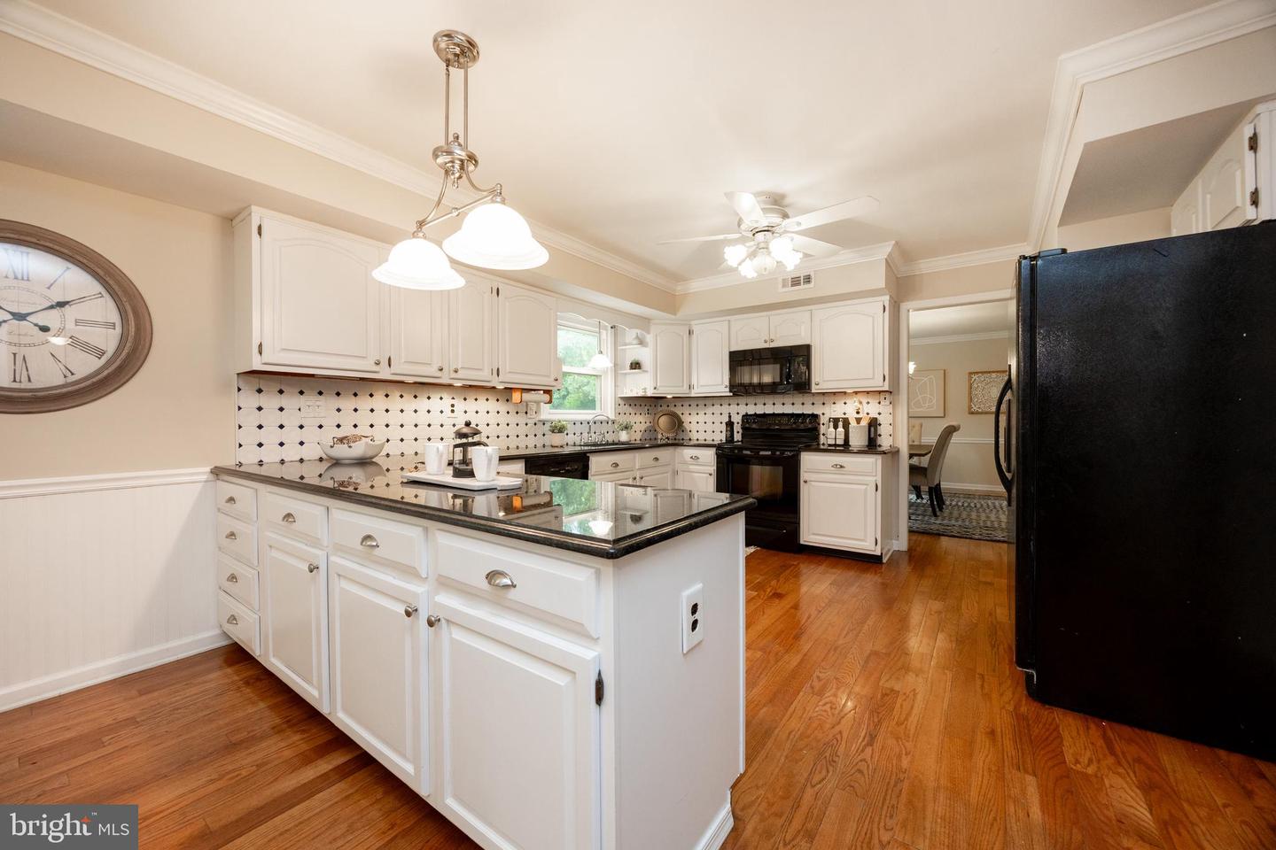 2 Federal Farm Dr #2 Property Photo 18