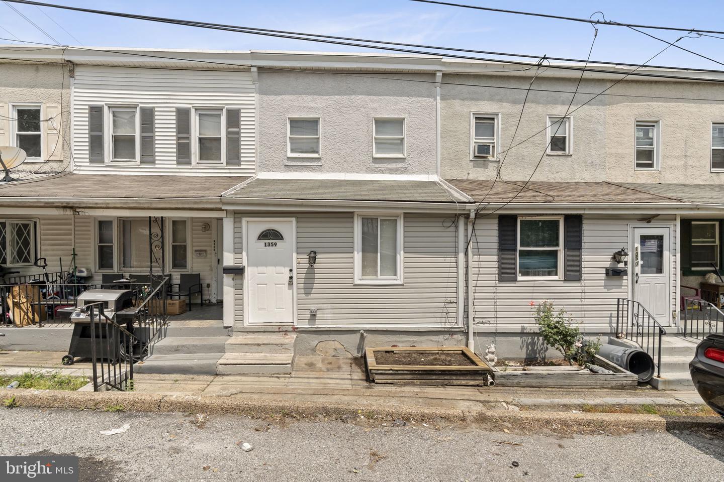 1359 Green St Property Photo 1