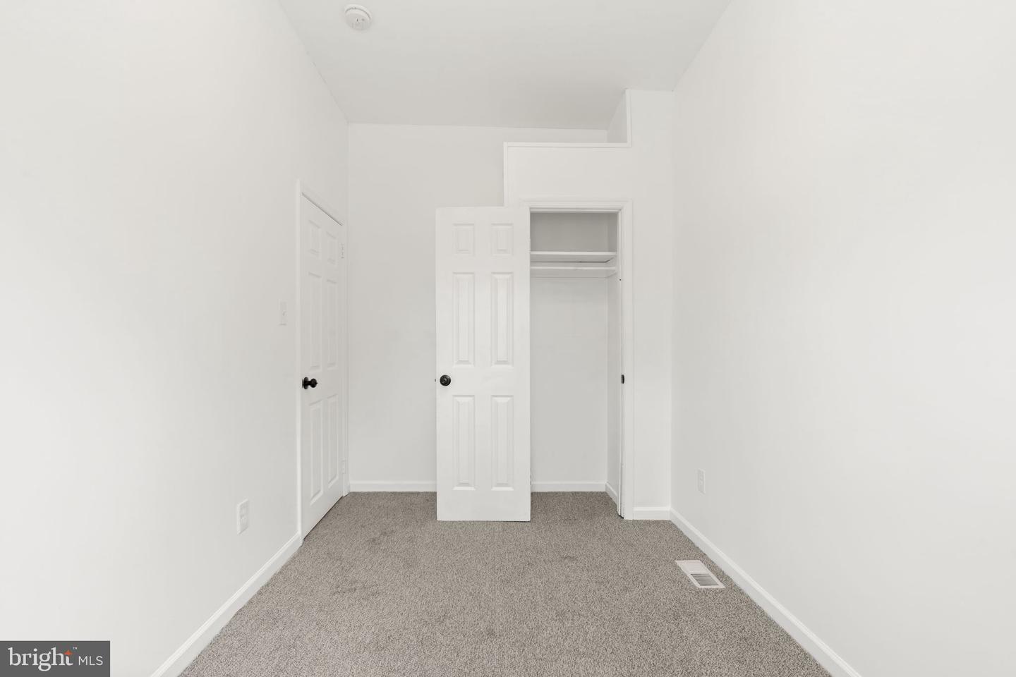 1359 Green St Property Photo 9