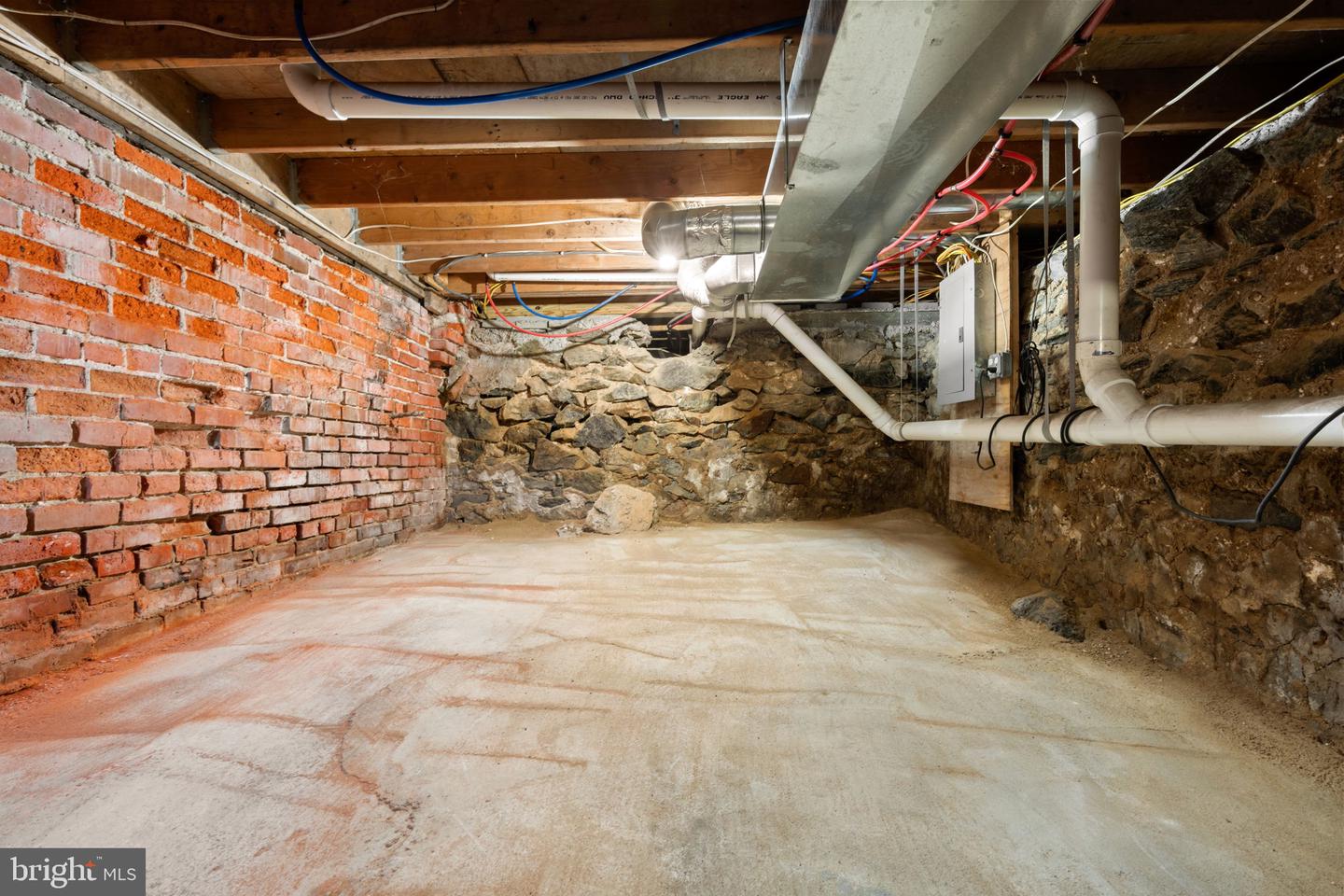 1359 Green St Property Photo 11