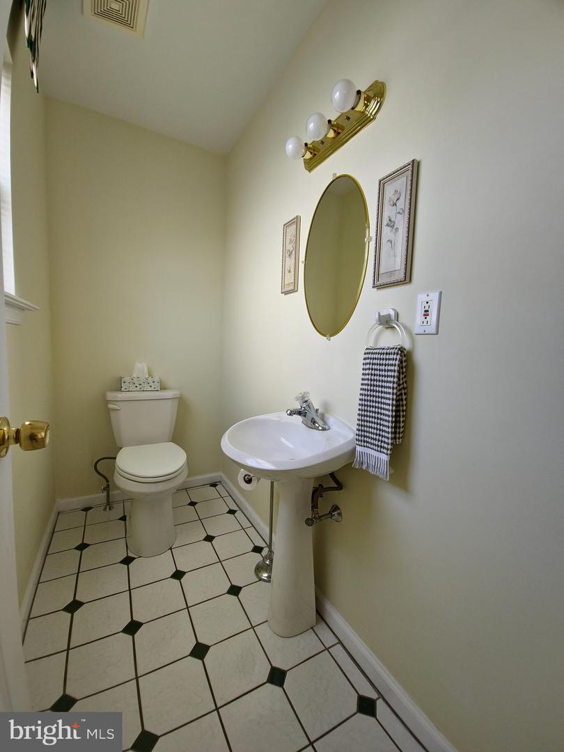 1119 Secane Rd Property Photo 6