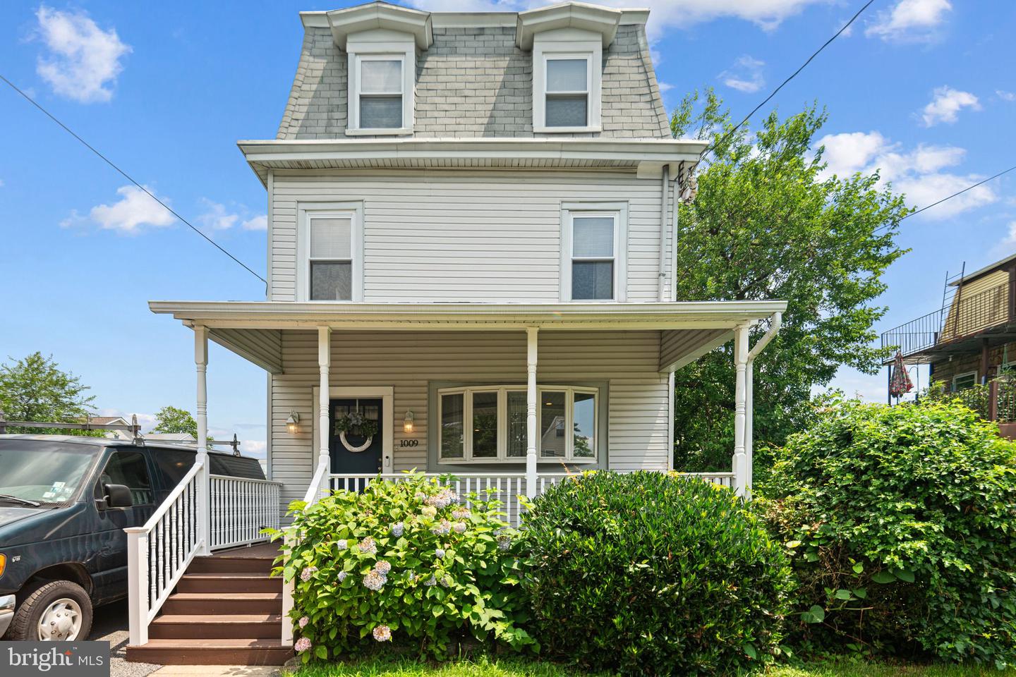 1009 PENNSYLVANIA AVE Property Photo 1