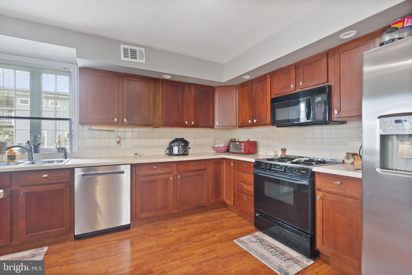 550 Delaware Ave Property Photo 11