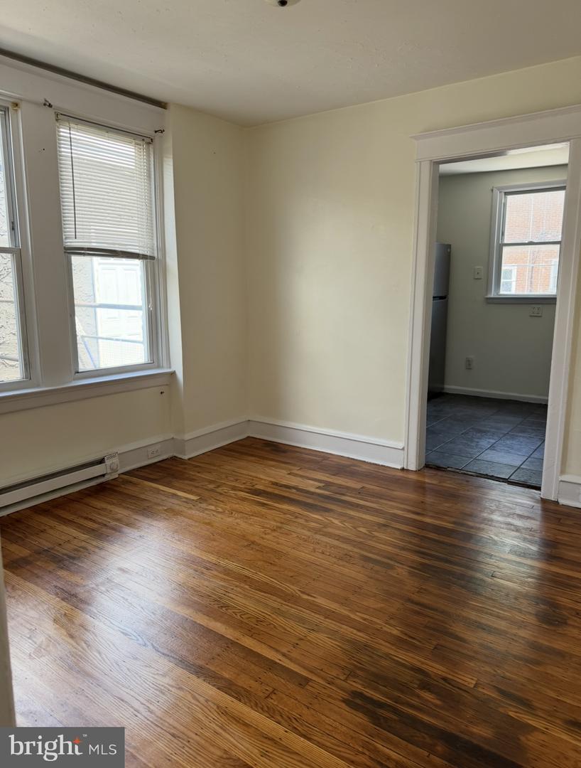 669 Long Ln Property Photo 7