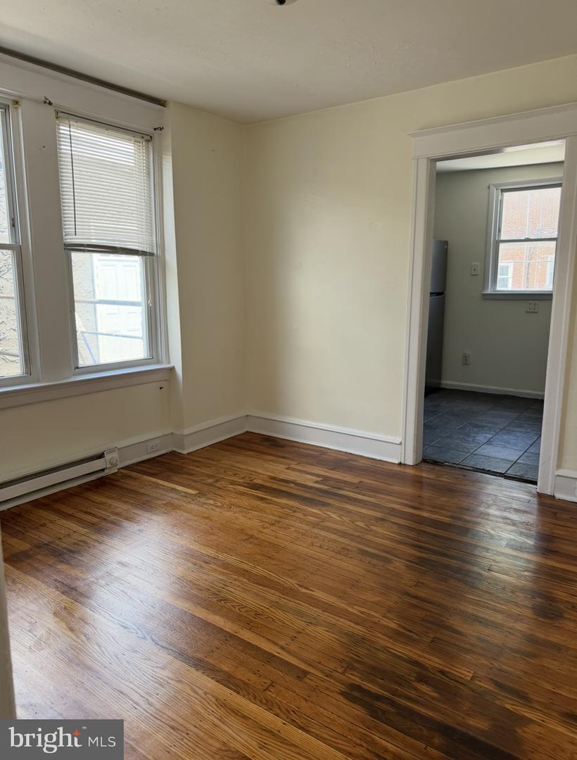 669 Long Ln Property Photo 16