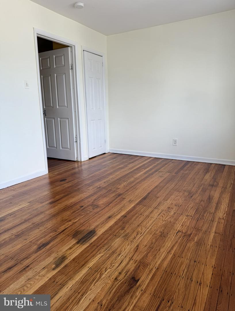669 Long Ln Property Photo 18