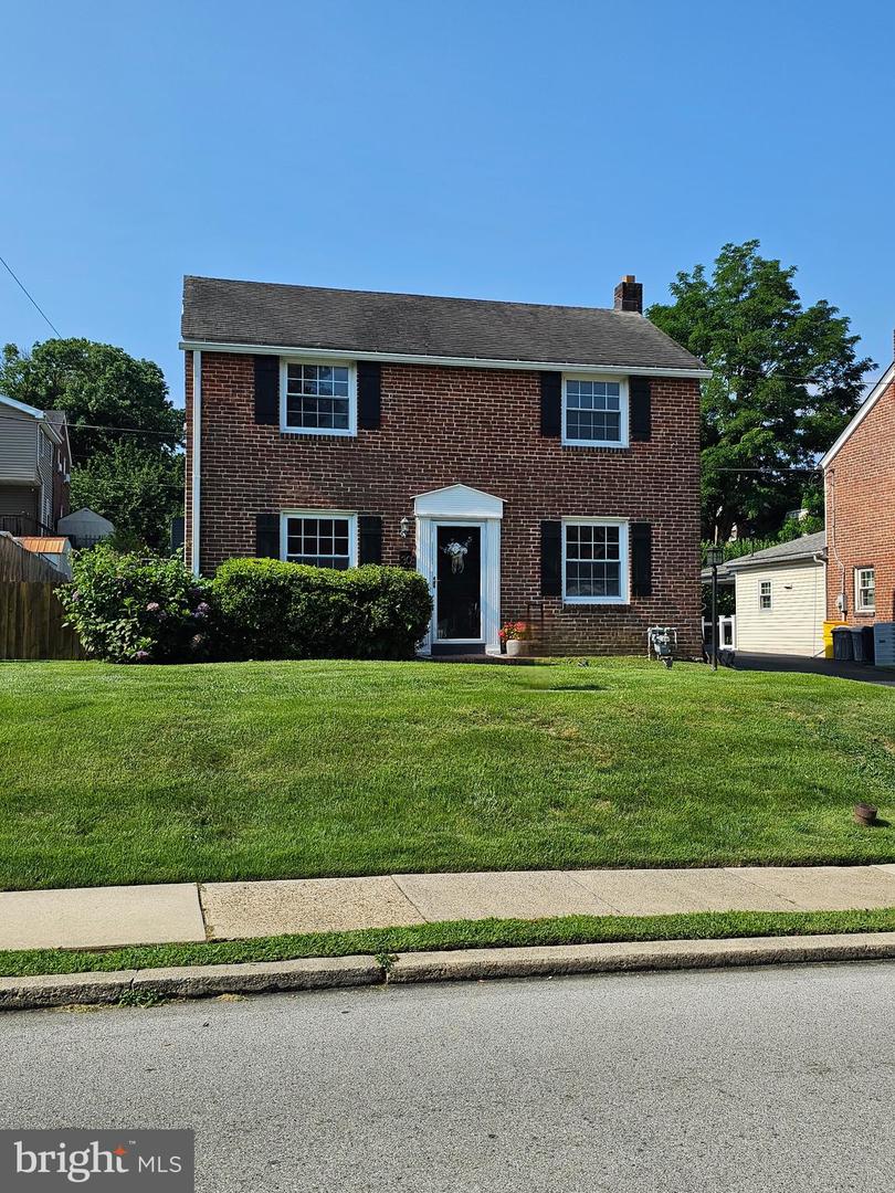 30 Wayne Ave Property Photo 1