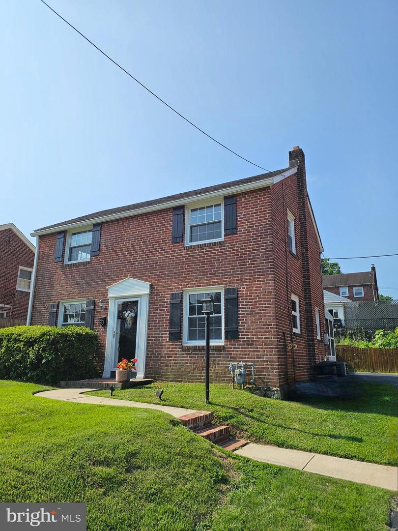 30 Wayne Ave Property Photo 2