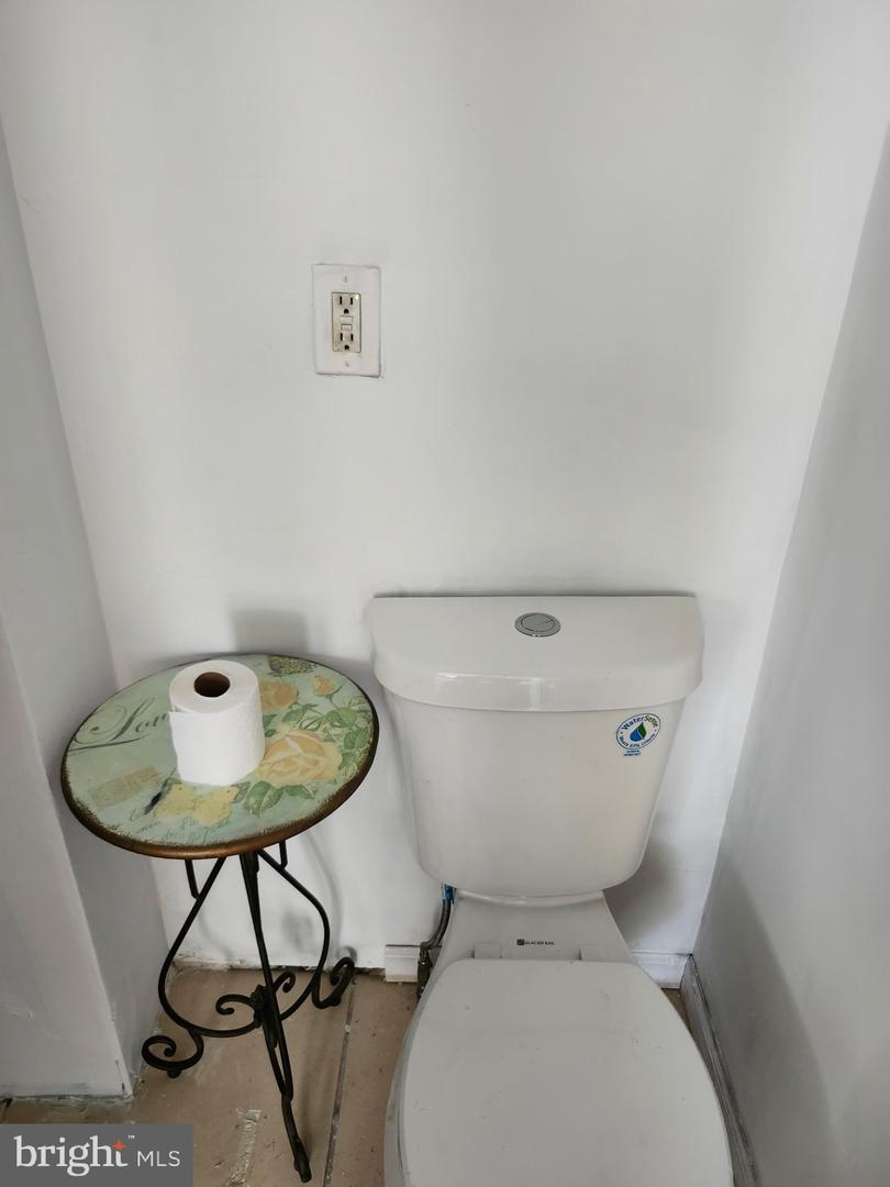 1047 Bell Ave #rear (r) Property Photo 6