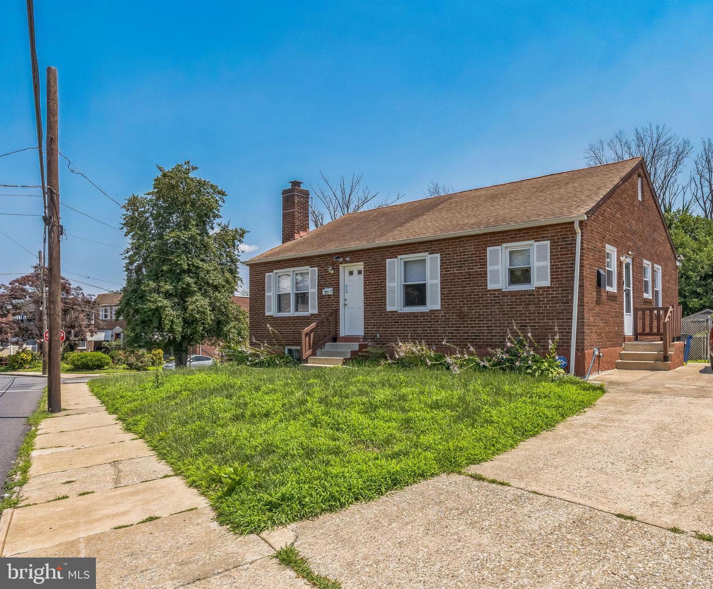 711 Poplar St Property Photo 1