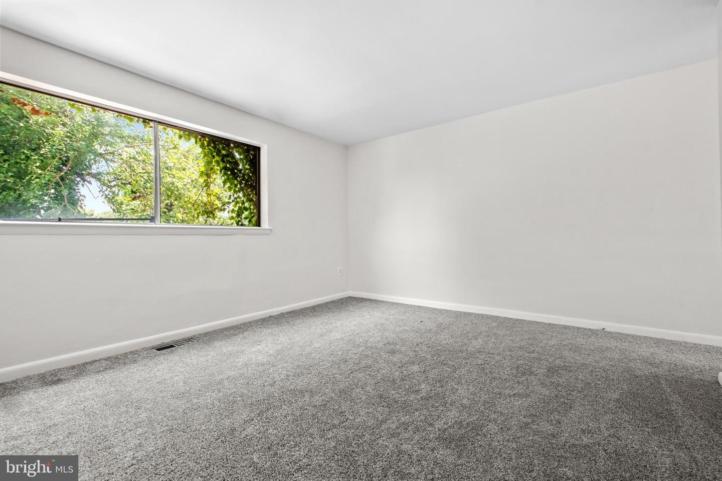 1429 Forrester Ave Property Photo 6