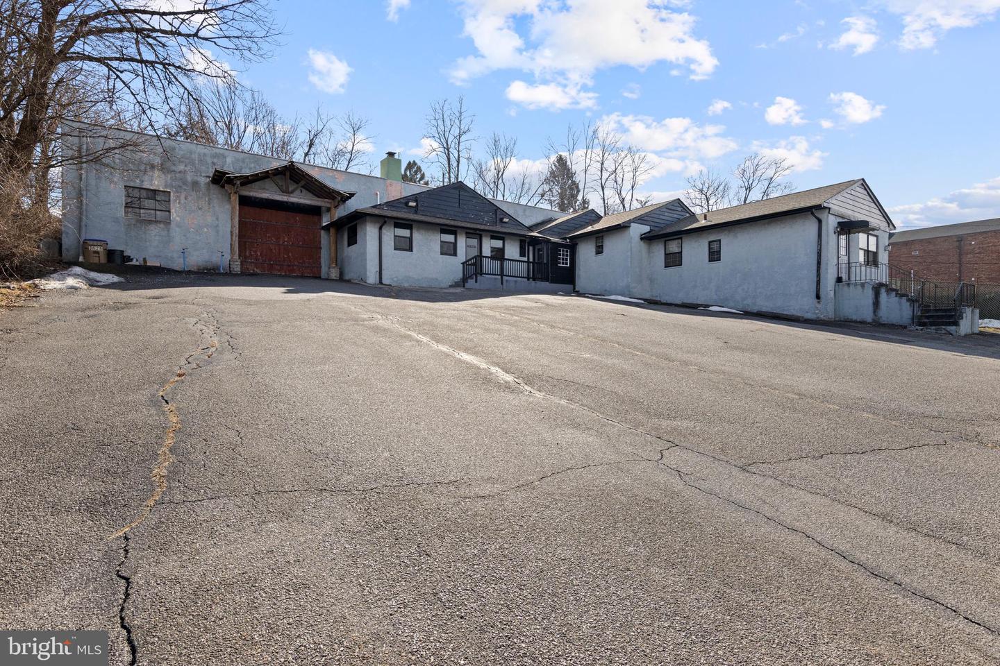 3626 Winding Way Property Photo 3