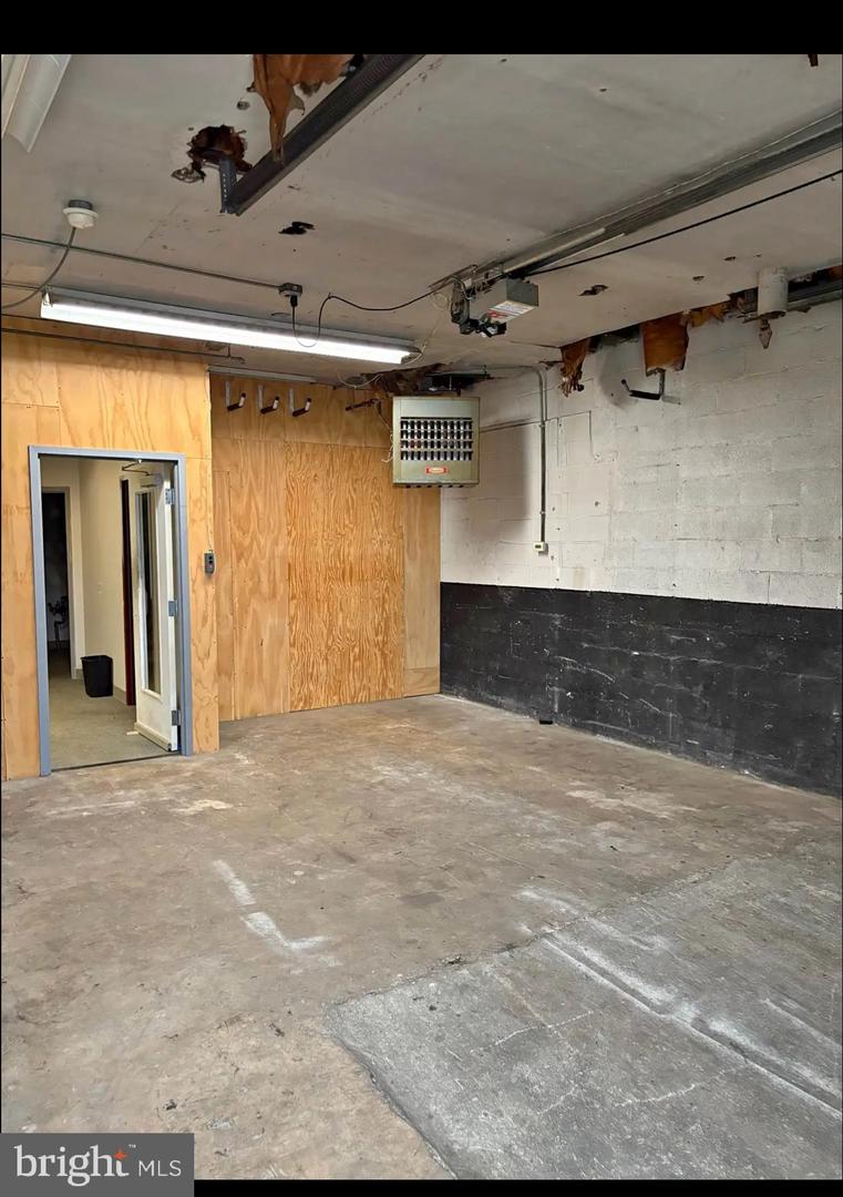 302-308 Baltimore Ave Property Photo 3