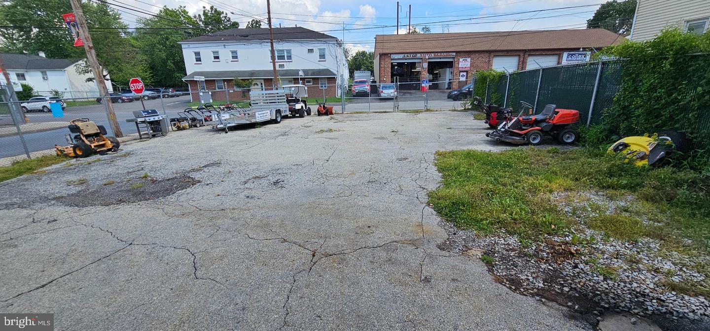 114-118 Morton Ave Property Photo 2