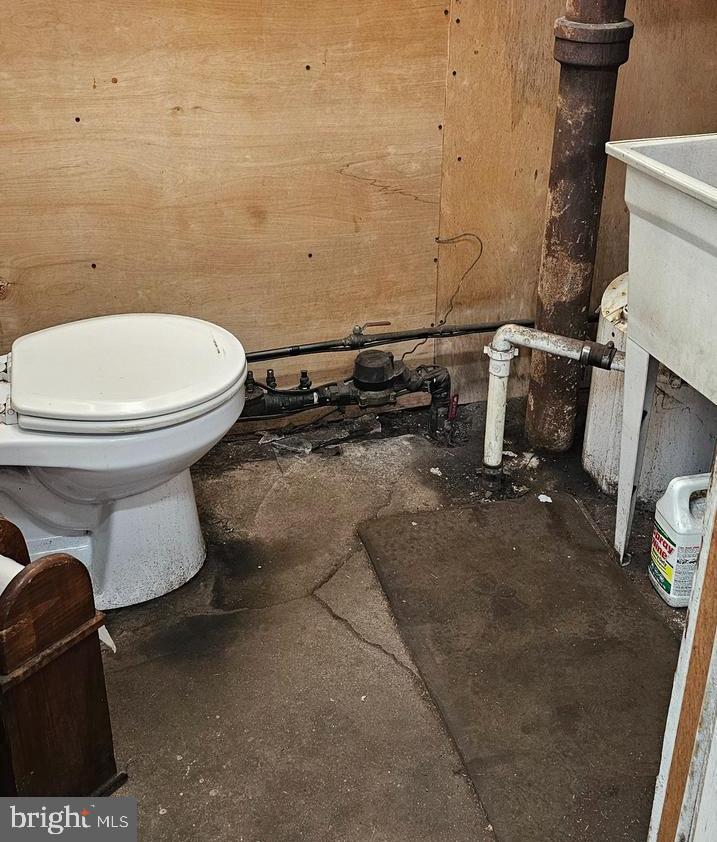 114-118 Morton Ave Property Photo 16