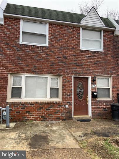 210 LONDONDERRY LN Property Photo 1
