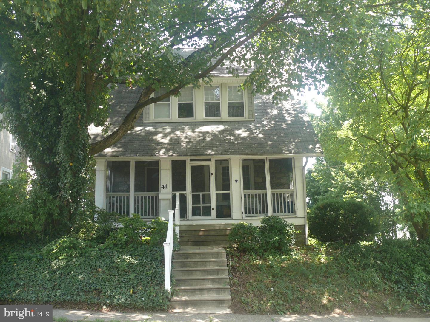 41 E LOGAN AVE Property Photo 1