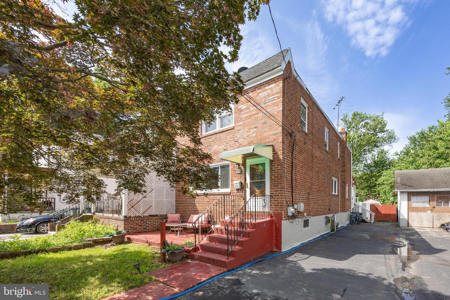 222 Collingdale Ave Property Photo 1