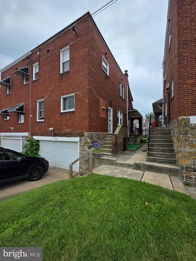 805 Yeadon Ave Property Photo 1