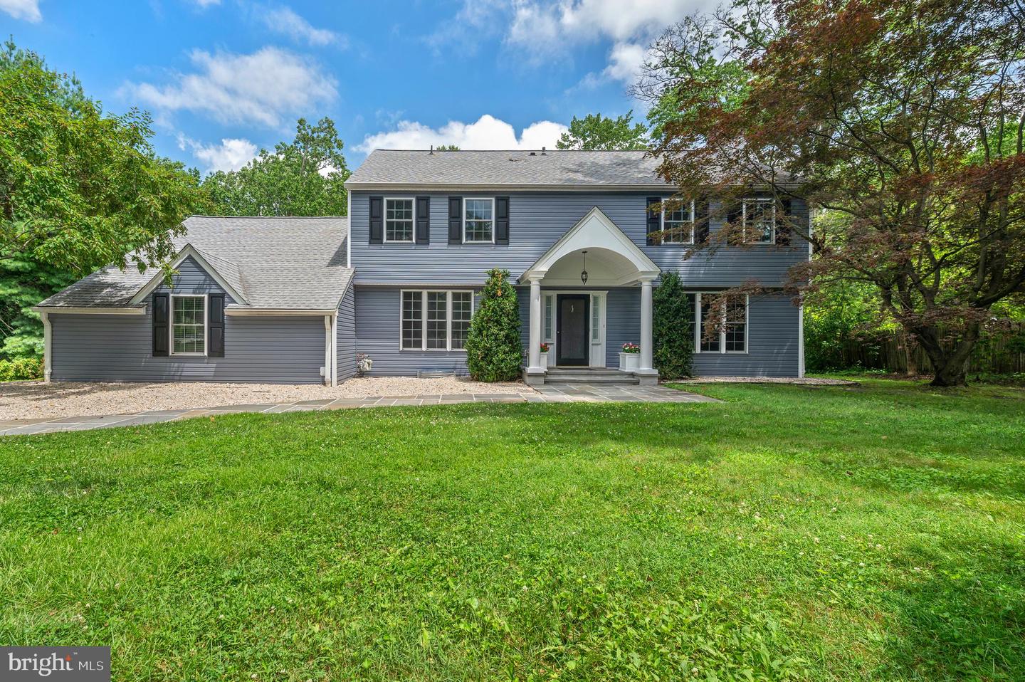 813 Malin Rd Property Photo 1