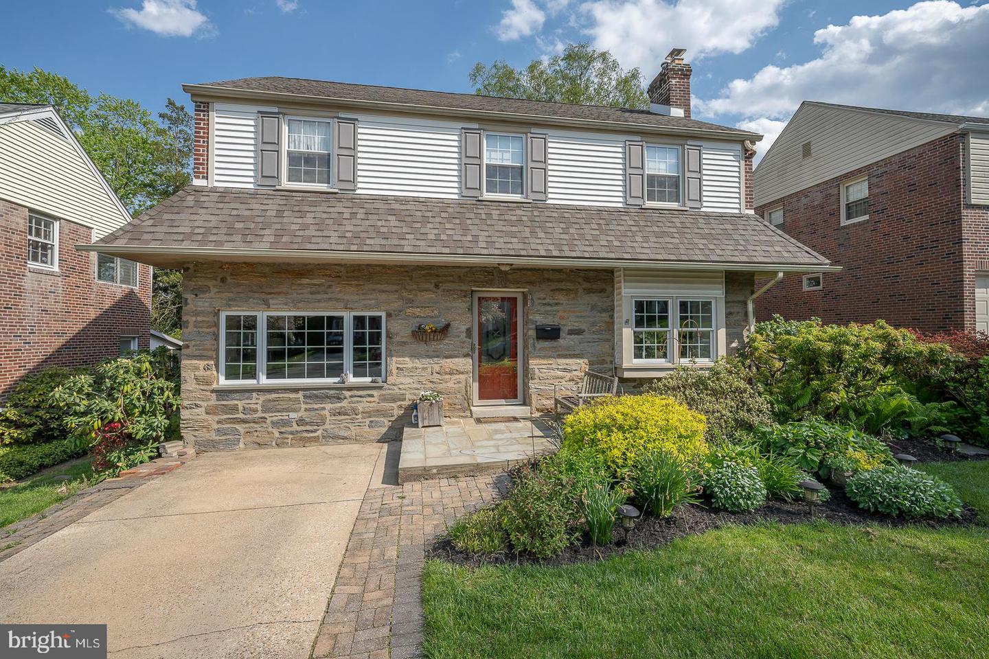 33 RITTENHOUSE RD Property Photo 1