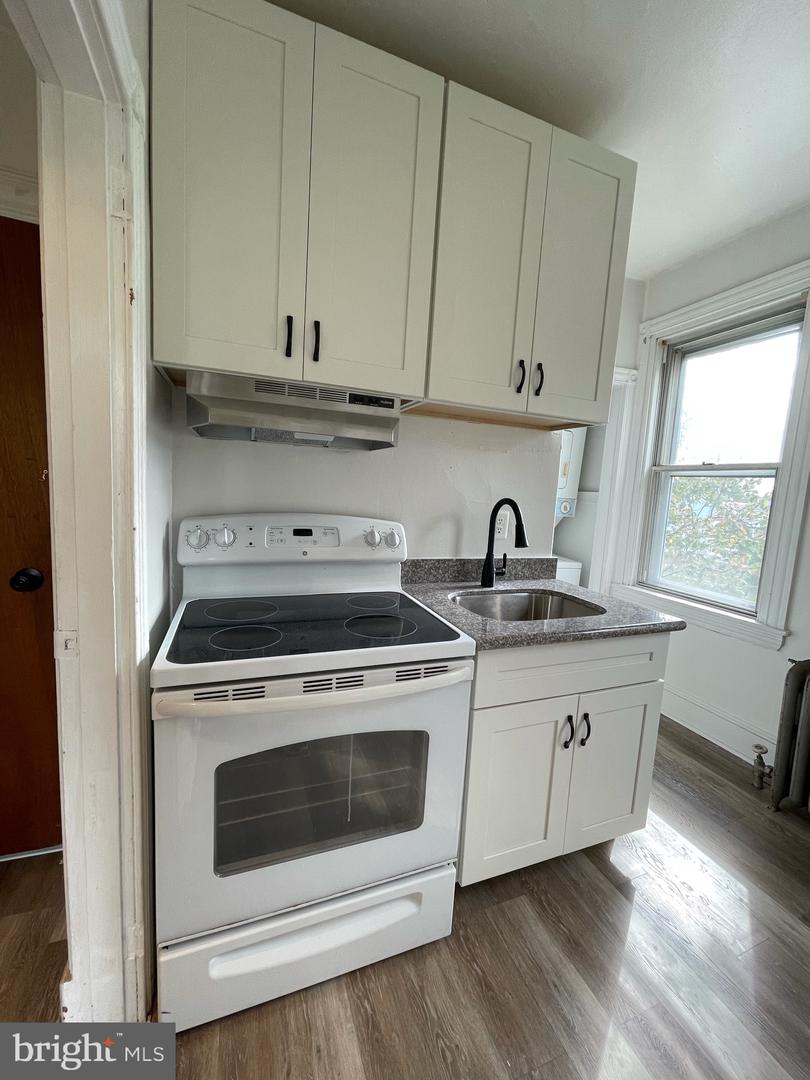 131 Milmont Ave Property Photo 17