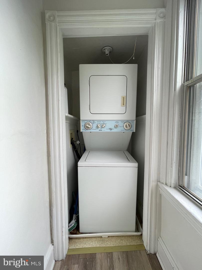 131 Milmont Ave Property Photo 19
