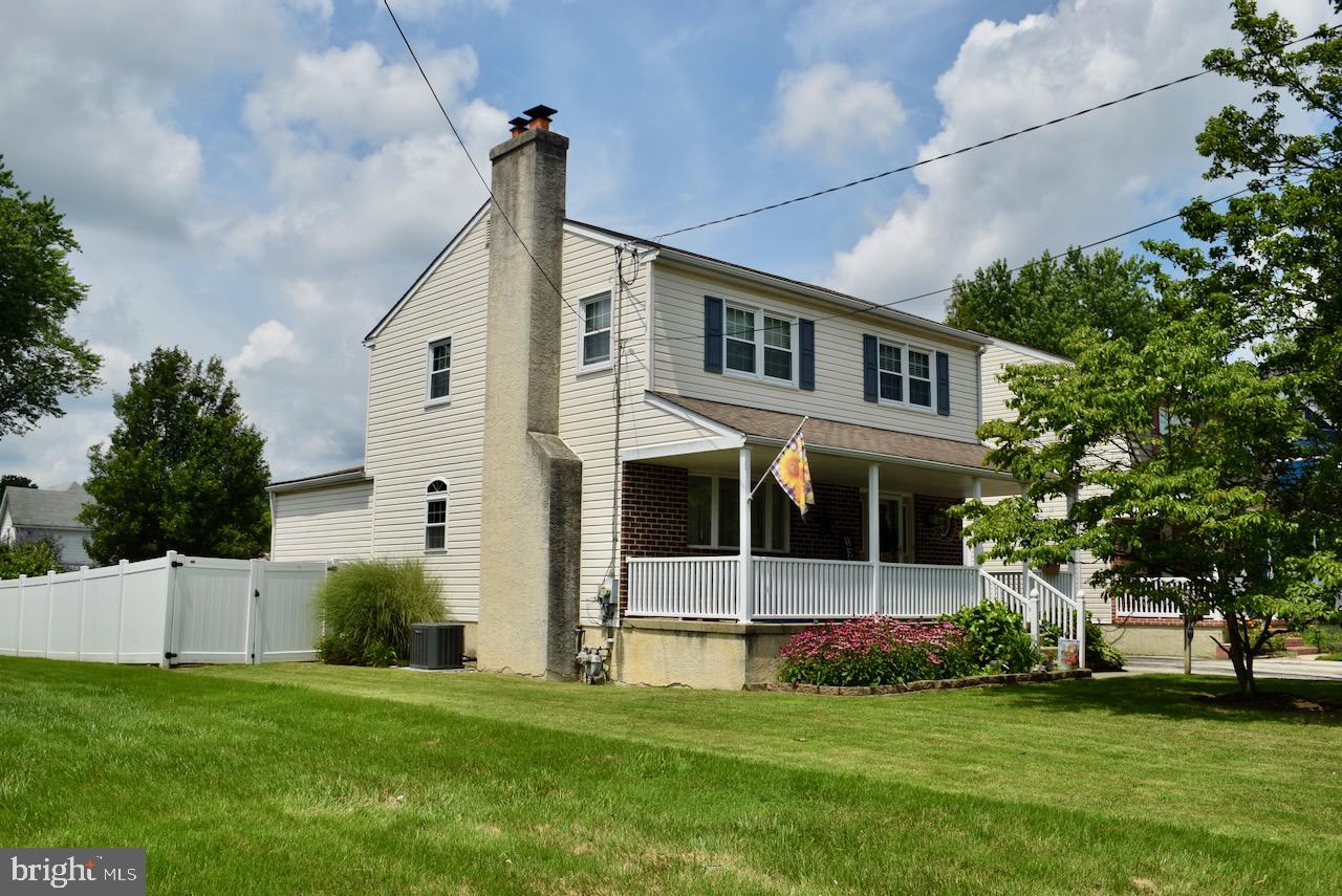 1125 Morton Ave Property Photo 1