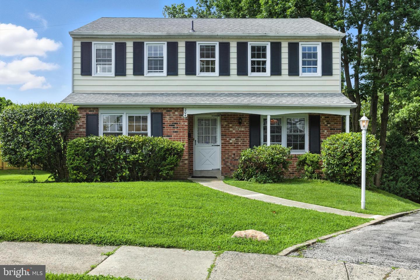 204 Villanova Avenue Cir Property Photo 1