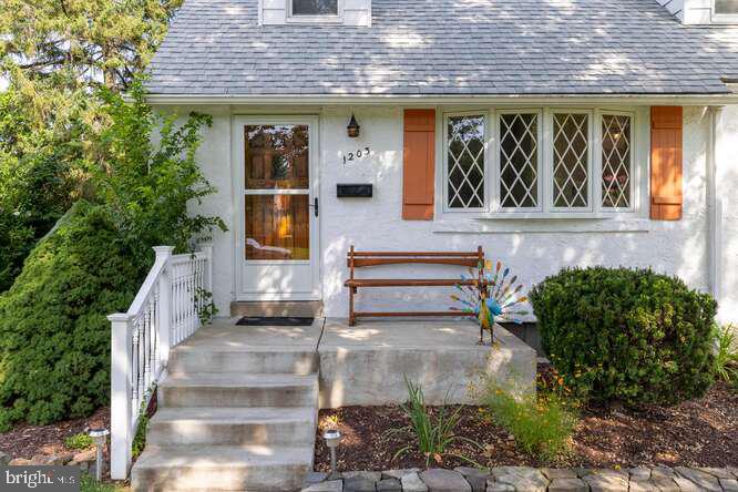 1203 Villanova Ave Property Photo 1