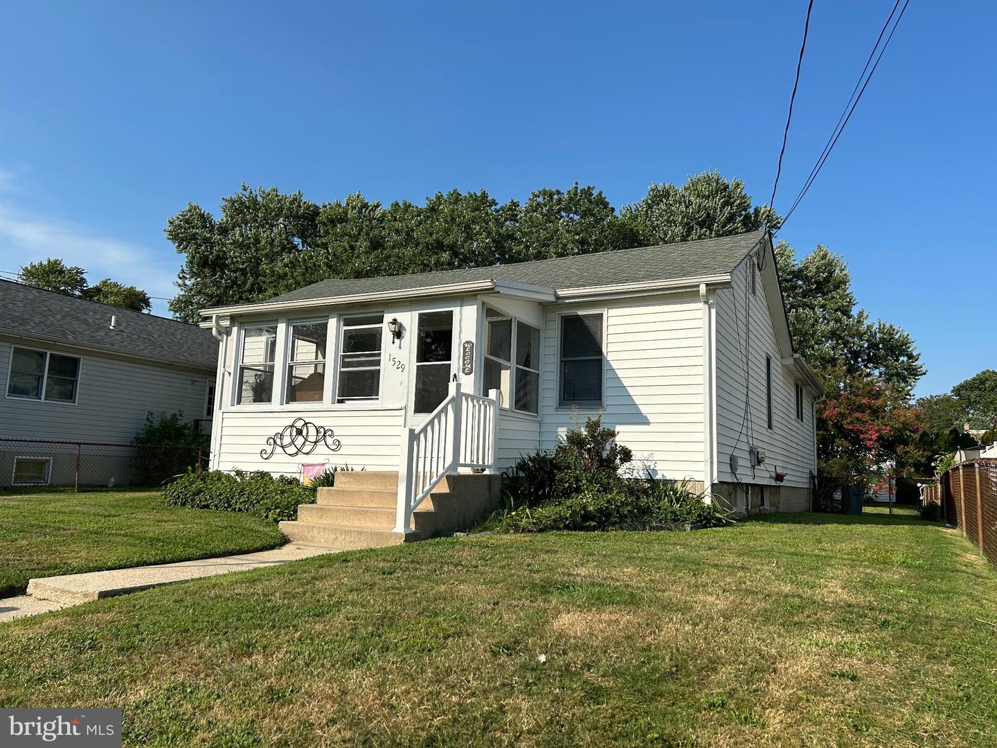 1529 Beale St Property Photo 1