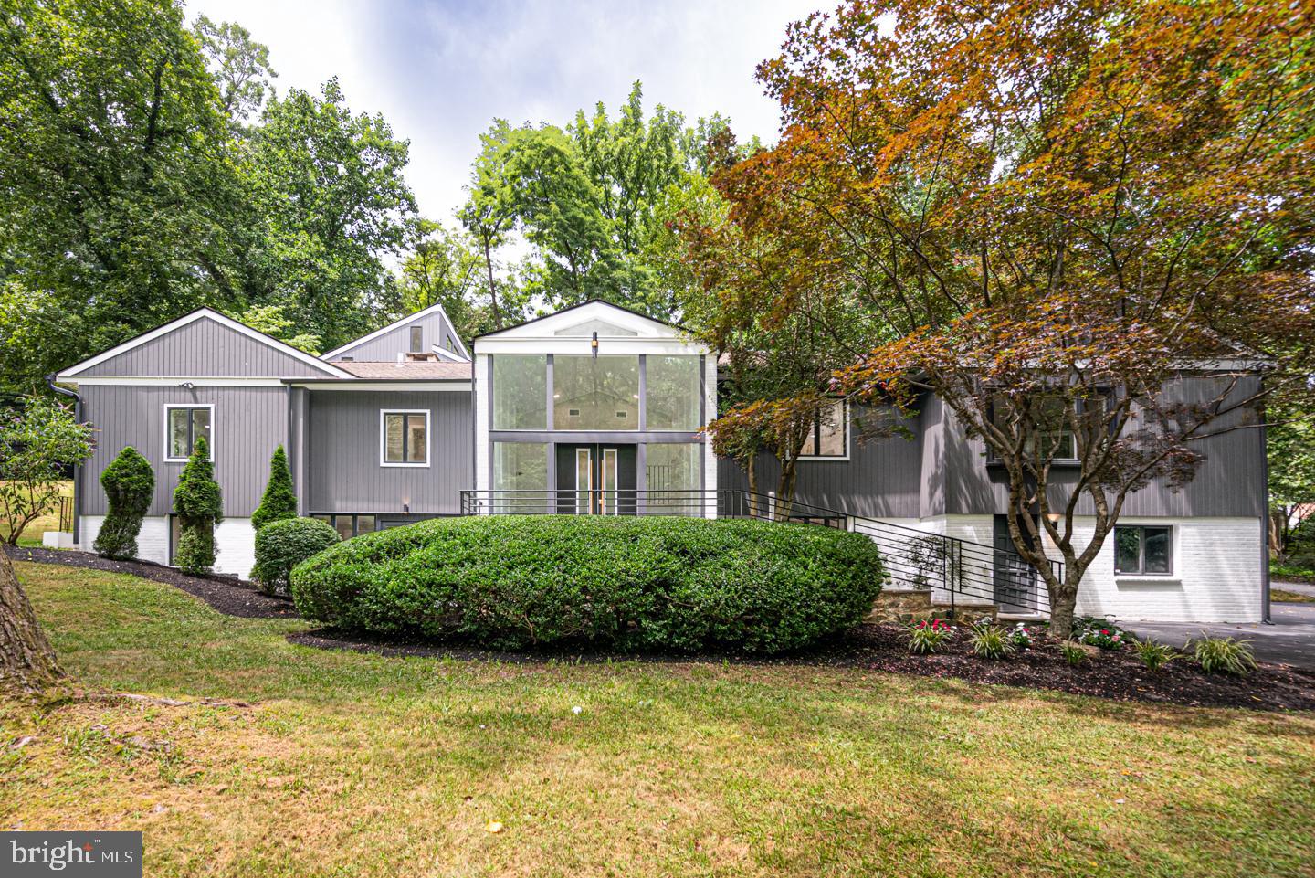 117 W Possum Hollow Rd Property Photo 1
