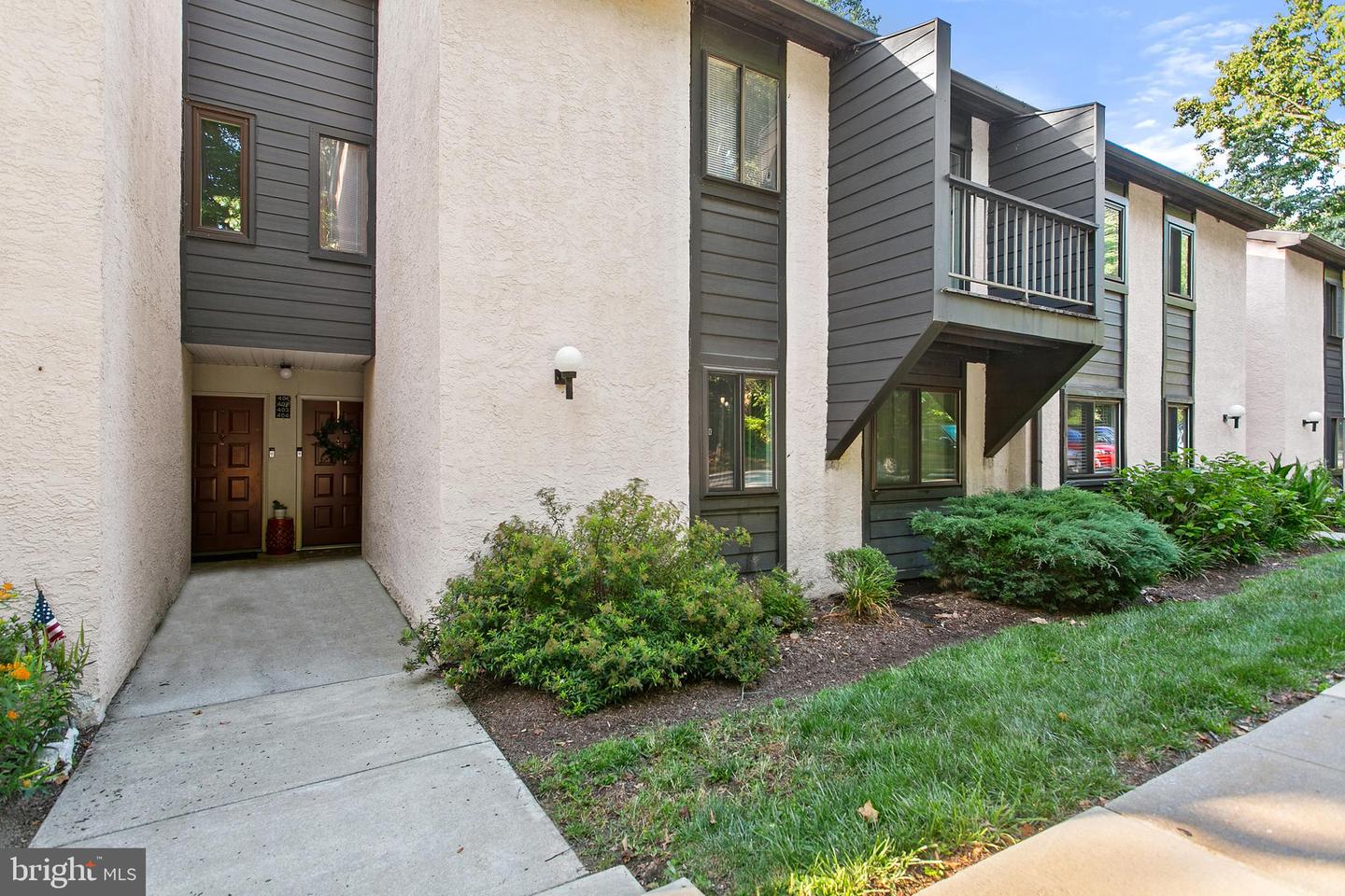 403 Painters Crossing #403 Property Photo 2